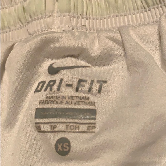 Nike shorts - Picture 3 of 4